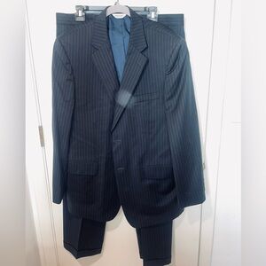 Joseph & Feiss Men’s Size 44 2 Buttons Pinstripe Grayish Black suit 100% Wool